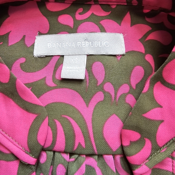 NWOT Banana Republic Fuchsia Olive Two Tone Floral Blouse - Picture 4 of 4
